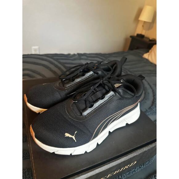 PUMA Women's Flexfocus Lite Modern Cross Training Shoes size 10 - Picture 2 of 8